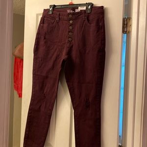 Time and Tru button-fly skinny jeans